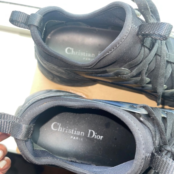 DIOR - D-Connect Sneaker - Picture 2 of 8